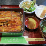 Unagi Kawa Zakanaryourioomoriya - 松（肝吸い・おしんこ・サラダ・デザート・コーヒー付き，お昼のメニュー，全景）