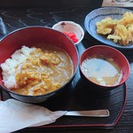 定食たちばな - 2019年4月　カレー丼+かき揚げ　550+100円