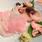 浜勢 - 肝付きカワハギ刺身、生北寄貝の刺身