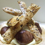 カフェ ドゥ ジャルダン - 渋皮栗のミルフィーユ　生カスタードと生クリームと栗がコラボレーション