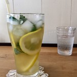 CAFE ホトリ - ハニーレモングリーンティー 580円