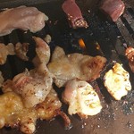 神保町食肉センター - じゅーじゅー♪
厚みがある麹鶏は、焼き上がるのにちょっと時間が必要