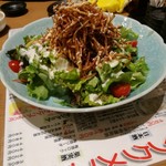 海鮮どんさん亭 - どん風サラダ７３４円