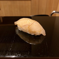 鮨 竜介 - ひらめ