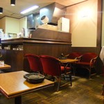 ショパン - 店内・灰皿に注目。