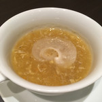 Kanton Ryo U Risui Ren Getsu - ふかひれ入り蟹卵スープ