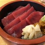 美登利寿司 鮨松 - ◆赤身は大きめの切り身で見た目もキレイで美味しい。 ご飯を半分にしたのですが、それでも私には多くて。(^0^;)