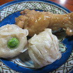 やきとり処地鶏屋 - 付け出しの焼売ブリンブリン♪
