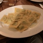 オステリア イマムラ - そら豆ラビオリ