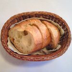 ラミティエ - 本日のランチ 1200円 のパン