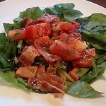 とまと座 - 初めて訪れて、味の虜になりました。完熟トマトとカリカリベーコンとほうれん草のこがし醤油ソースパスタ。(2007.7月）