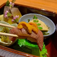 芦屋焼肉 結 - 黒毛和牛ロースと雲丹の握り