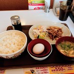 すき家 - 豚生姜焼き朝食は390円