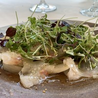 レストラン アルティザン（restaurant Artisan） - イシダイと三浦の新玉ねぎのサラダ1,600円