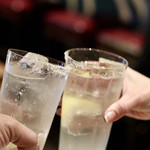 餃子とスパークリング バブルス - レモンサワーで乾杯〜♪