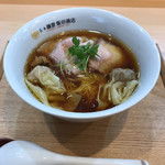 らぁ麺 飯田商店 - わんたん入り醤油らぁ麺 1150円