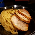 つけ麺無心 - つけ麺(並) + 炙りチャーシュートッピング