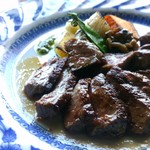 キュイジーヌ 駱駝 - あか牛のポワレ。特製和風ソースも美味♪