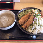 らーめん仙代 - メニューには無い煮干しつけ麺を特別に頂きました
      中盛り 煮卵