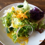 カフェアンドバー チェルキオ - 彩鮮やかなサラダ