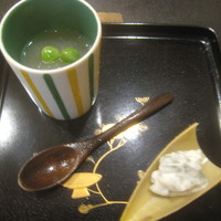 よし澤 - 淡路産新タマネギのすり流し、春野菜の白和え