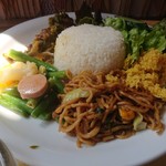 モンゴ モロ - ・ナシチャンプルー　こっち側はミーゴレン