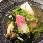 御料理 うえの - 鯨の柔らかく脂ののったお出汁。。。はあーおいし。