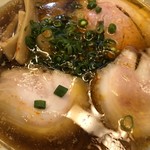 満麺の笑み - 背脂魚介醤油