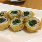 四季や - 揚物 細魚の春野菜巻き天麩羅 桜塩で