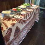 ペルシャ料理 & ハーブティー ナスタラン - 内観。サラダバー