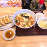 ぎょうざの満洲 - やみつき丼（小盛）と餃子セット　７４４円