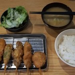 串かつしゅうちゃん - 串揚げお肉５本定食(500円)