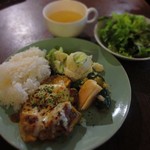 小さな街の食堂 cafe MISTY - チキンの悪魔風 チーズのせ マスタード醤油風味