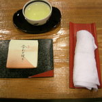 お茶とオリジナルお茶菓子