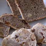 ameen’s oven - 下からシュトレン小／ライミックス／はしばみとなつめの黒パン