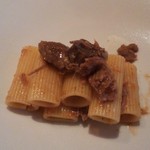 メイン①山羊肉のショートパスタ