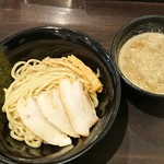 麺屋   亀城 - 肉つけ麺 960円