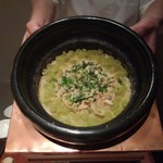 神楽坂 石かわ - 浅利、山椒の入ったふき御飯（腕は石川さんｗ）