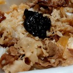 横田屋本店 - 思わず牛丼にも掛けちゃいました