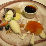 リストランテ サクラ - グレープフルーツのテリーヌ、ヨーグルトのジェラート、チョコのテリーヌ、パンナコッタ