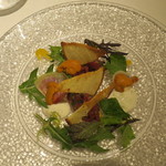 リストランテ サクラ - 桜肉のタルターラ　うに　自家製ヨーグルトとふきのとうのソース