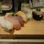 寿司 魚がし日本一 - 握る都度、出してくれる。
