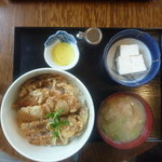食事と民宿 八幡 - 海鮮天丼