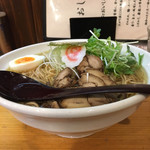 麺や七福 - 七福ラーメン壱(750円) + 大盛り(150円) + 税.  Total. 972円