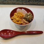 寿司栄 - 天草雲丹 縞海老 毛蟹 蟹味噌 酢飯