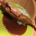 Tokihami - ・炊き立て白米の海老出汁カレー　１６００円＋特大エビフライ　１２００円 炊き立ての土鍋ご飯に、海老味噌や殻、甲殻類などの旨みが凝縮したカレー。 これは美味しい！シェフもイチオシの海老カレーでした。 エビフライをトッピングしたのですが、巨大！ブラッグタイガーだそうです。 ぷりぷりしていて食べ応えがありました。でも少し食べにくいかな。