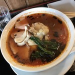 麺創 なな家 - 赤と黒のナイトドレス 950円（+肉まし 350円）