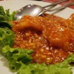 五修堂 - 大エビのチリソース煮(1420円)です。