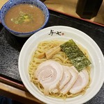 らーめん与七 - 料理写真: