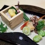 個室割烹 寿司北大路 - 蚕豆とホタルイカ、大ぶりの蛤にうっとり